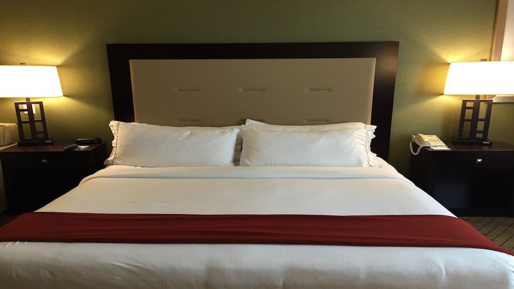 Holiday Inn Express Woodland By Ihg Екстер'єр фото