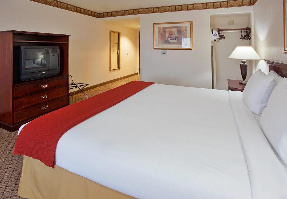 Holiday Inn Express Woodland By Ihg Номер фото